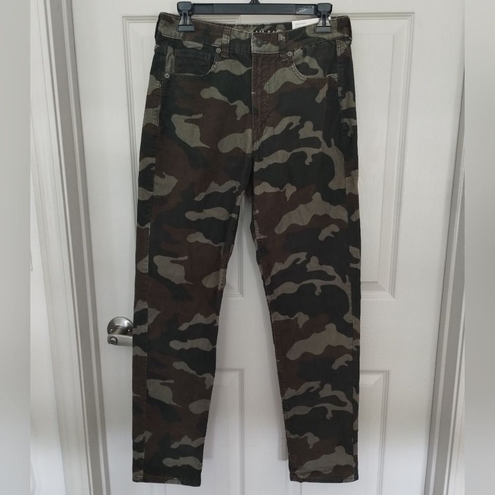 American Eagle High Rise Corduroy Camo Mom Jeans Size 6L Super Stretch NWT